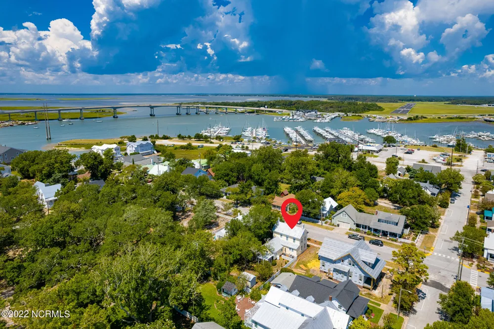212 Broad Street Beaufort, NC 28516
