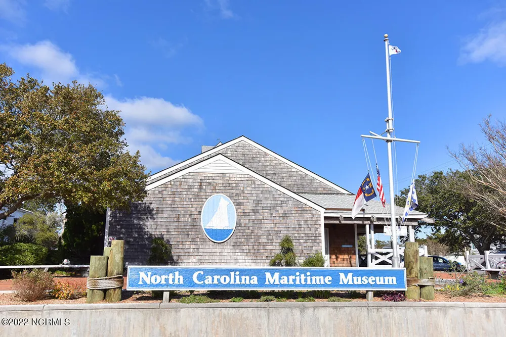 212 Broad Street Beaufort, NC 28516