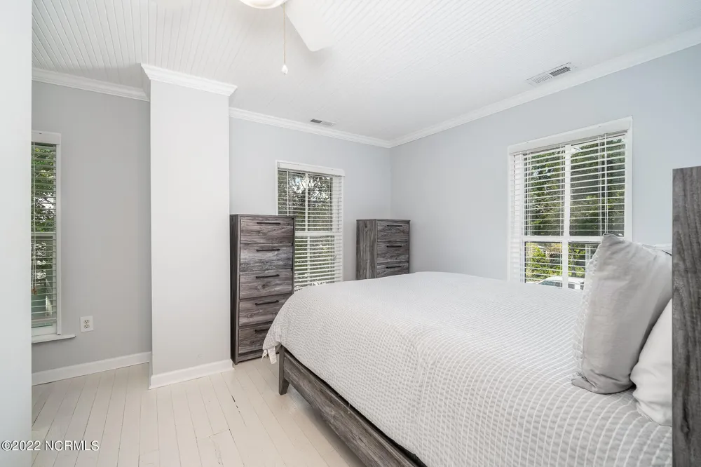 212 Broad Street Beaufort, NC 28516