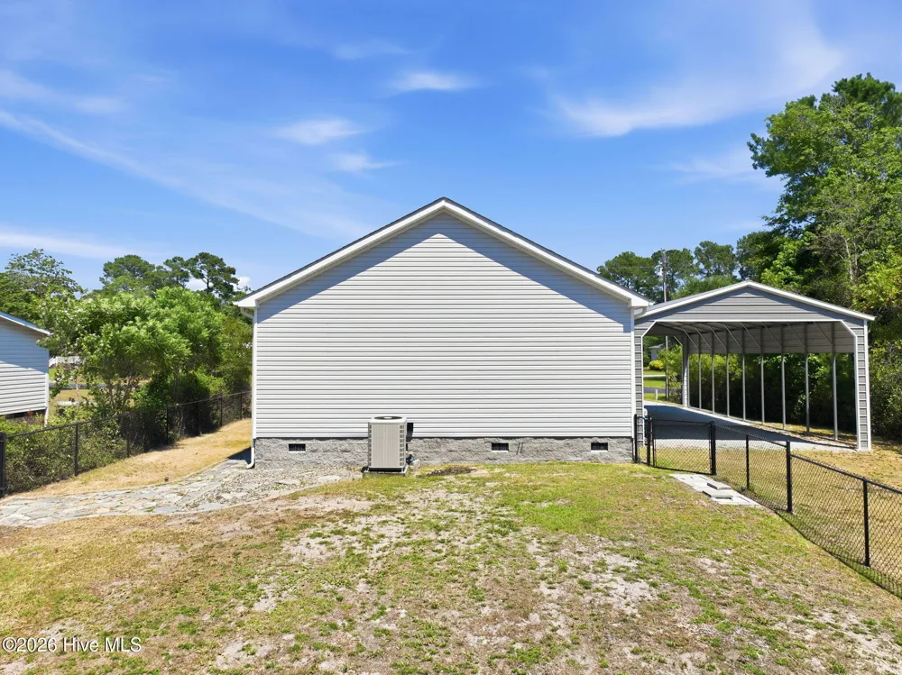 416 Ocean Spray Drive Cedar Point, NC 28584