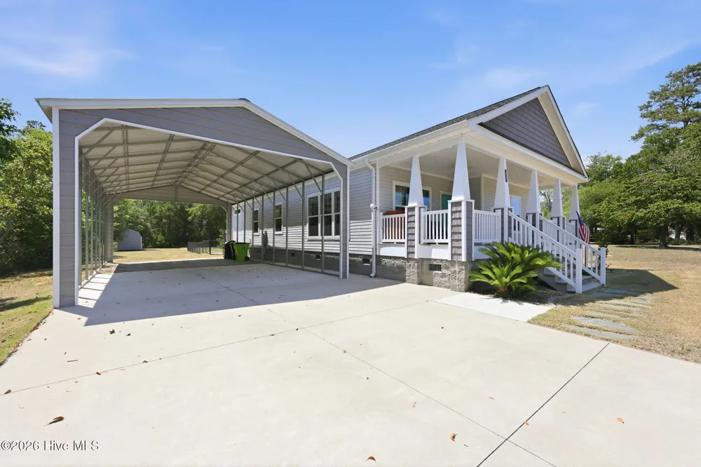 416 Ocean Spray Drive Cedar Point, NC 28584