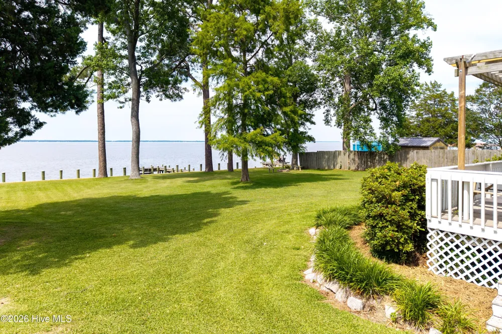 82 Cypress Shores Road W Roper, NC 27970