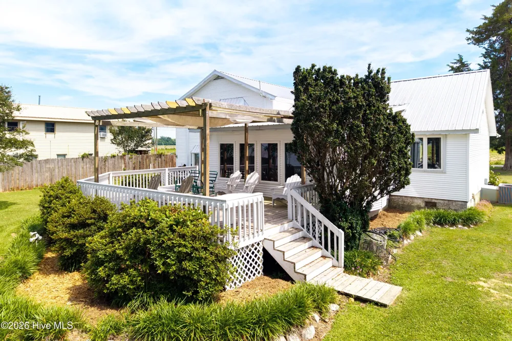 82 Cypress Shores Road W Roper, NC 27970