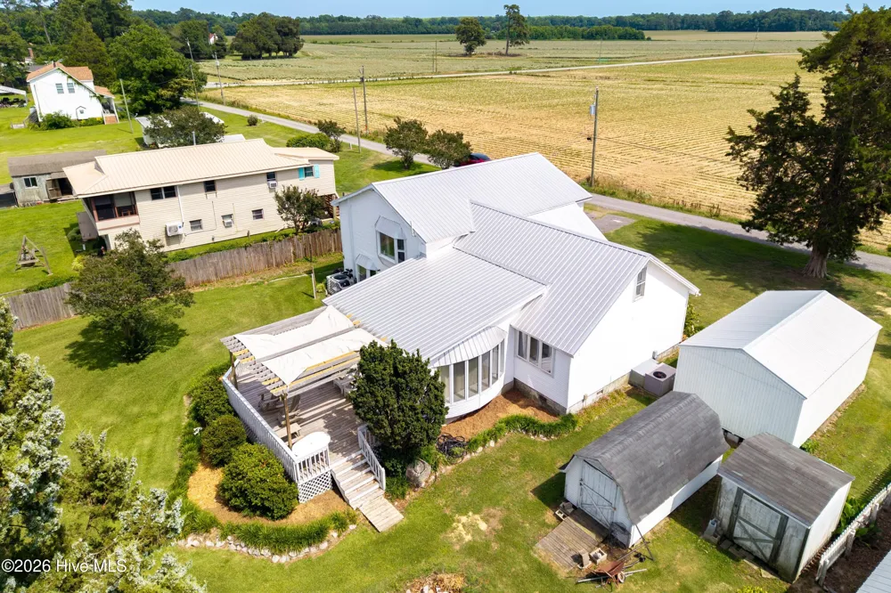 82 Cypress Shores Road W Roper, NC 27970