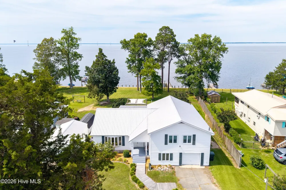 82 Cypress Shores Road W Roper, NC 27970
