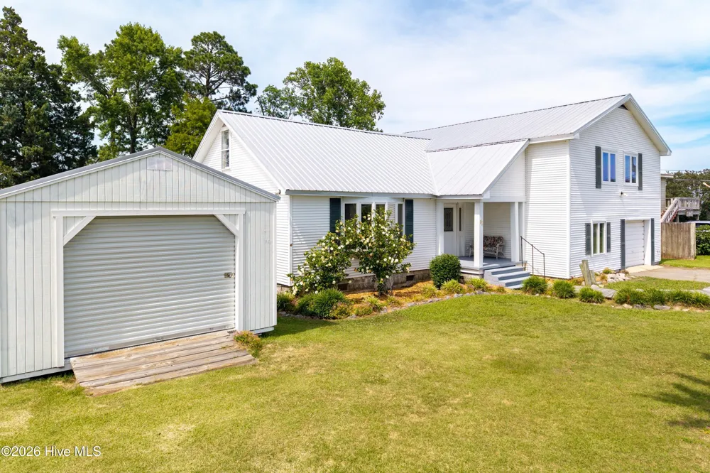 82 Cypress Shores Road W Roper, NC 27970