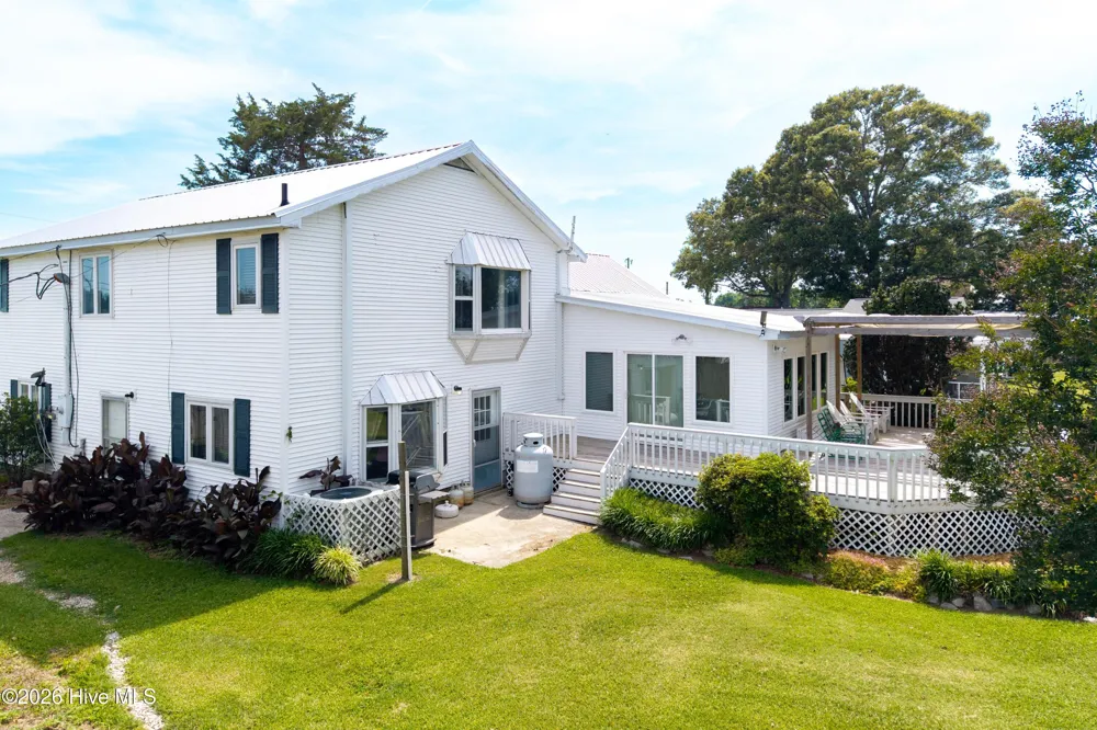 82 Cypress Shores Road W Roper, NC 27970