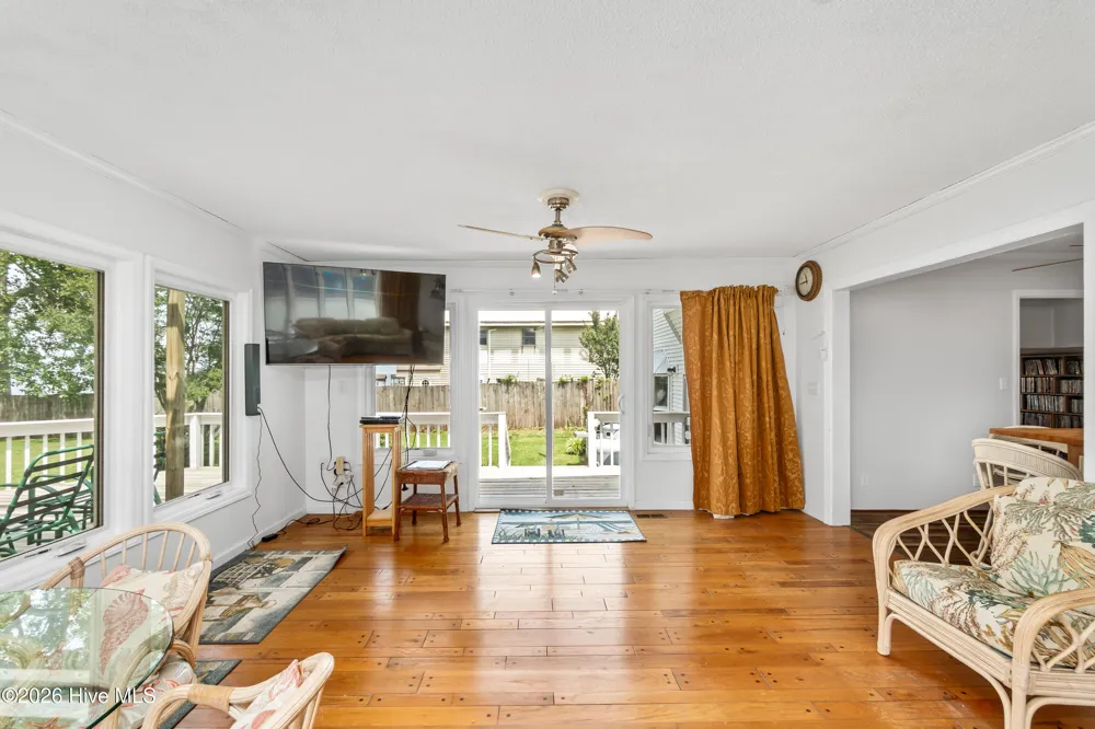 82 Cypress Shores Road W Roper, NC 27970