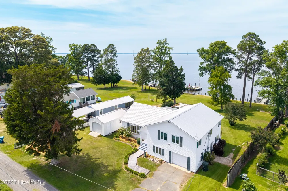 82 Cypress Shores Road W Roper, NC 27970