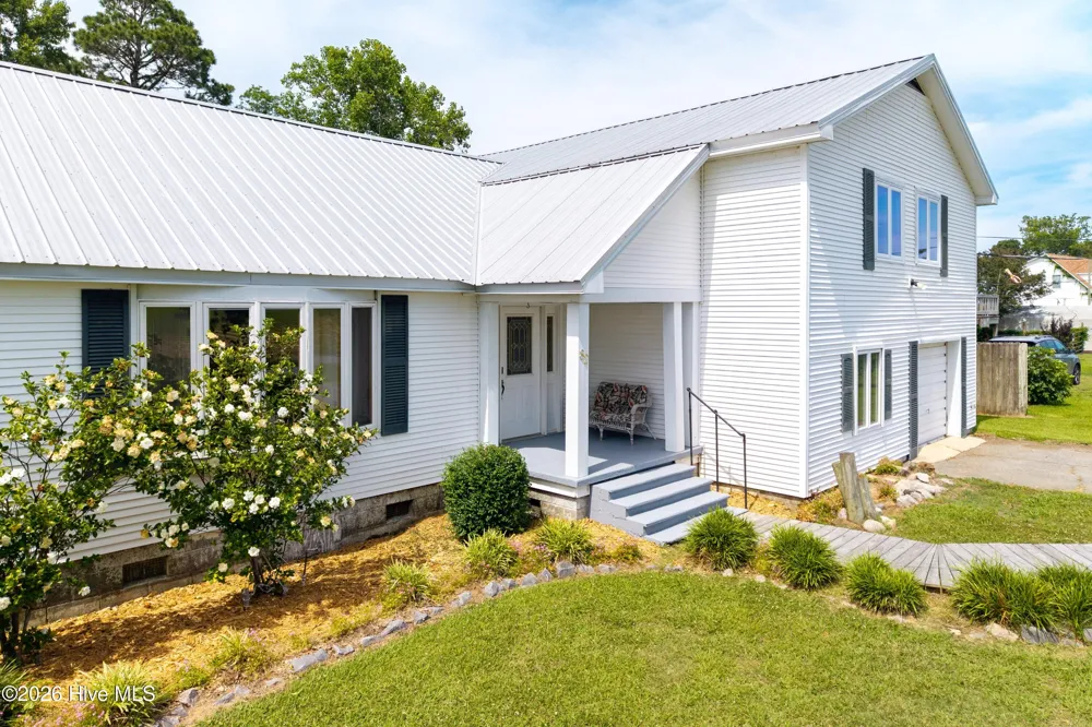 82 Cypress Shores Road W Roper, NC 27970