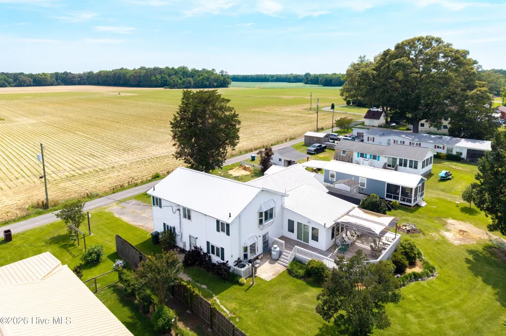82 Cypress Shores Road W Roper, NC 27970