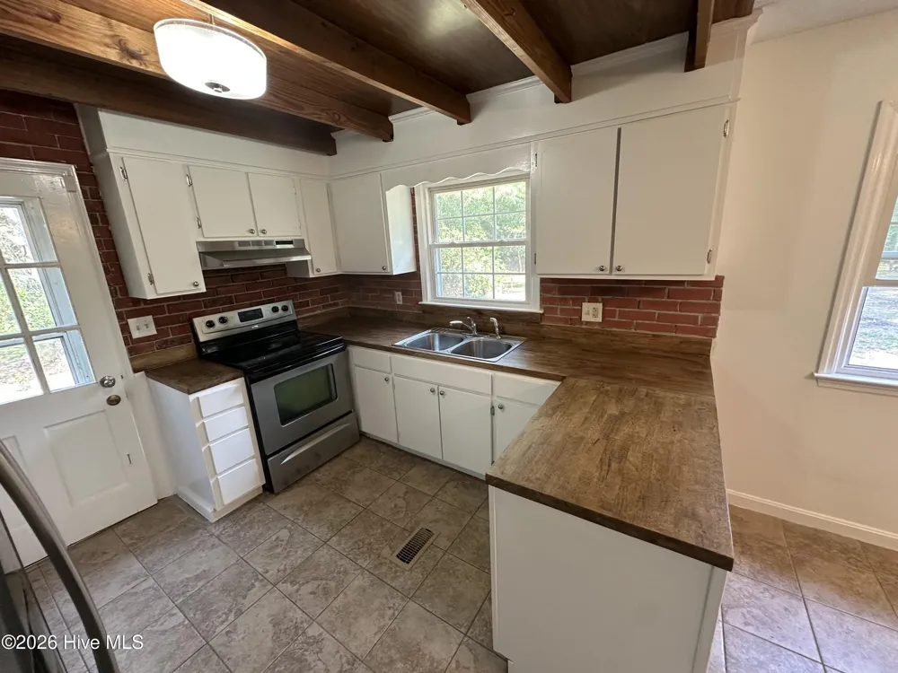 12940 Montclair Drive Laurinburg, NC 28352