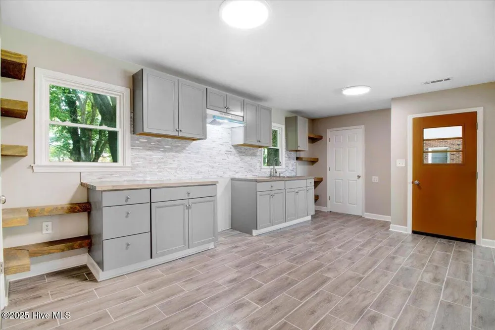 412 E 18th Street Scotland Neck, NC 27874