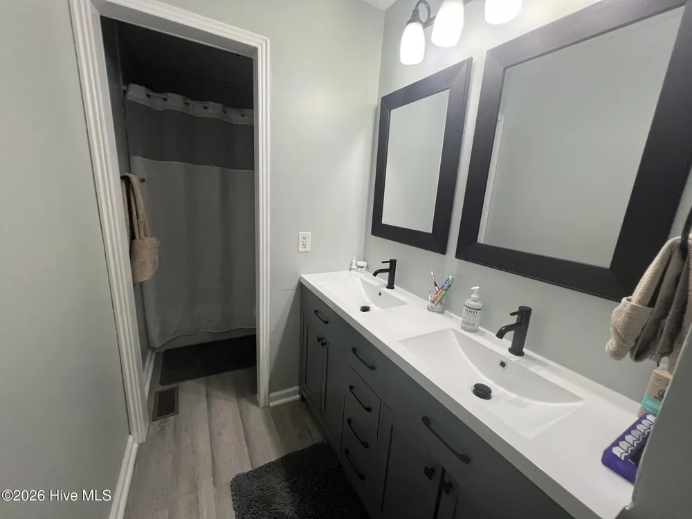 197 Hillcrest Drive Elizabethtown, NC 28337