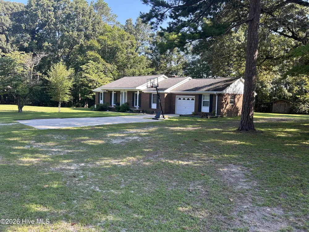 197 Hillcrest Drive Elizabethtown, NC 28337
