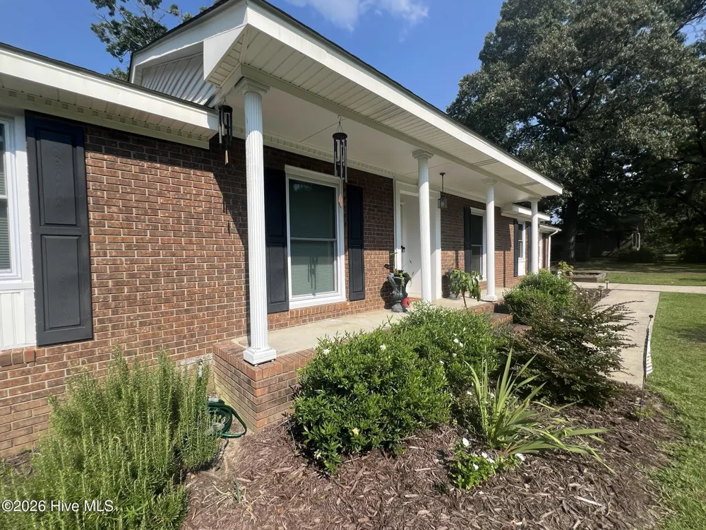 197 Hillcrest Drive Elizabethtown, NC 28337