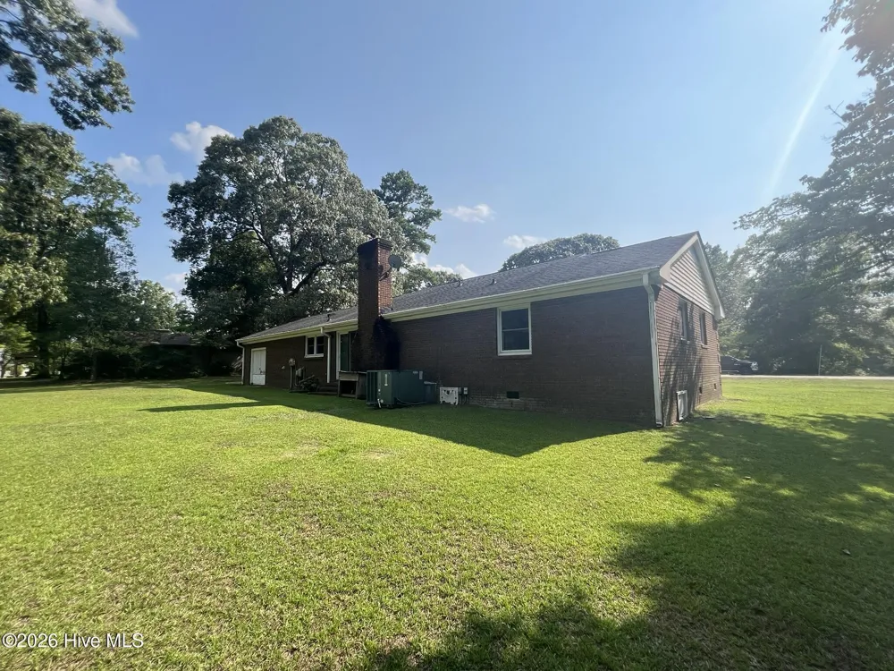 197 Hillcrest Drive Elizabethtown, NC 28337