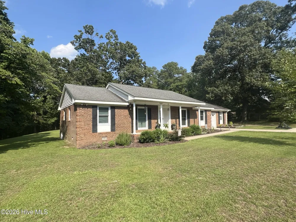 197 Hillcrest Drive Elizabethtown, NC 28337