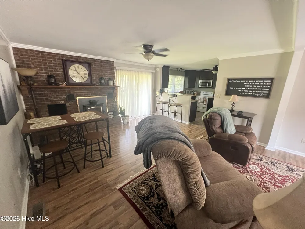 197 Hillcrest Drive Elizabethtown, NC 28337
