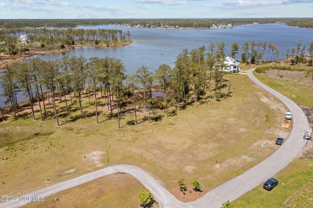 363 Ballast Point Oriental, NC 28571