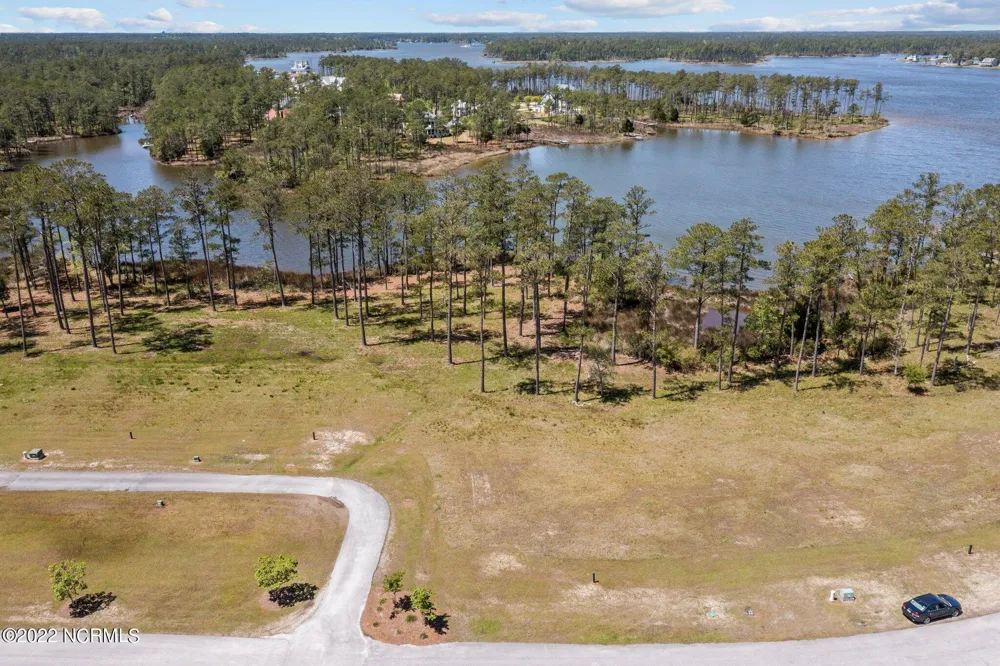 363 Ballast Point Oriental, NC 28571