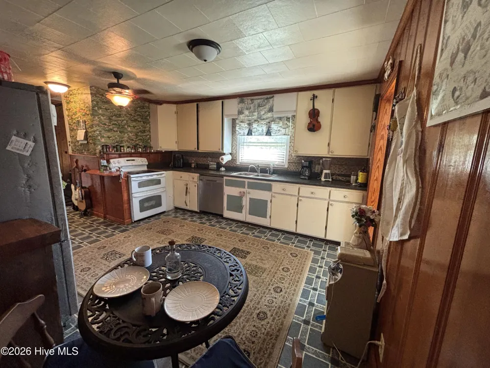 4086 Collins Drive Lumberton, NC 28358