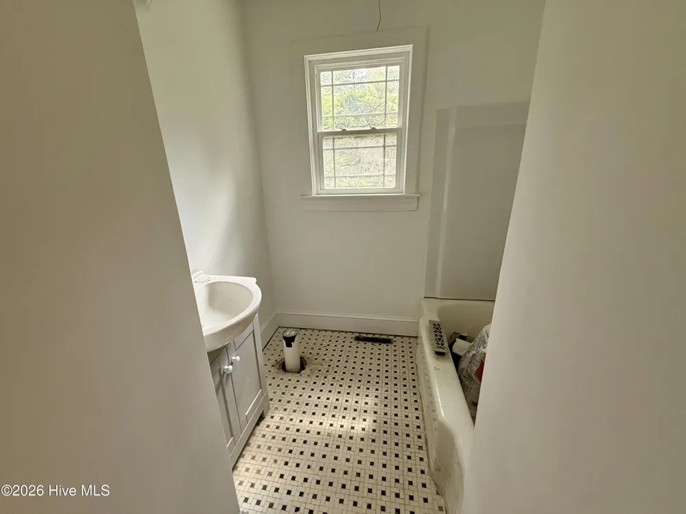 301 W Harper Street Snow Hill, NC 28580