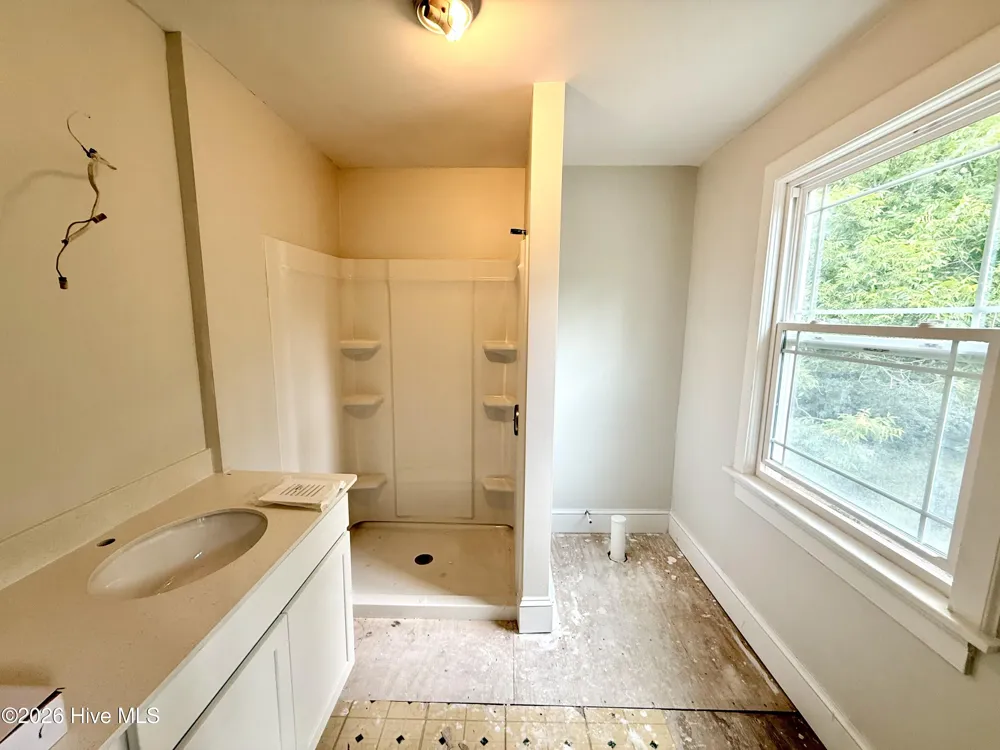 301 W Harper Street Snow Hill, NC 28580