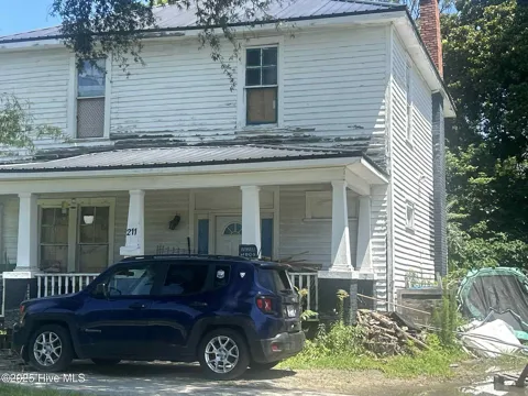 211 E Elm Street