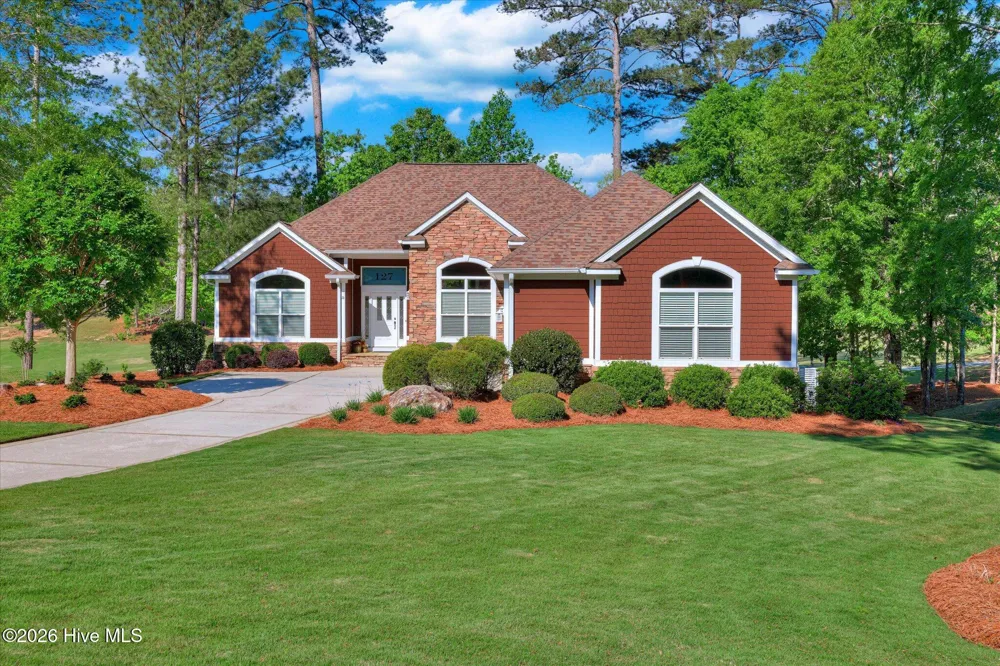 127 Laurens Drive Mccormick, SC 29835