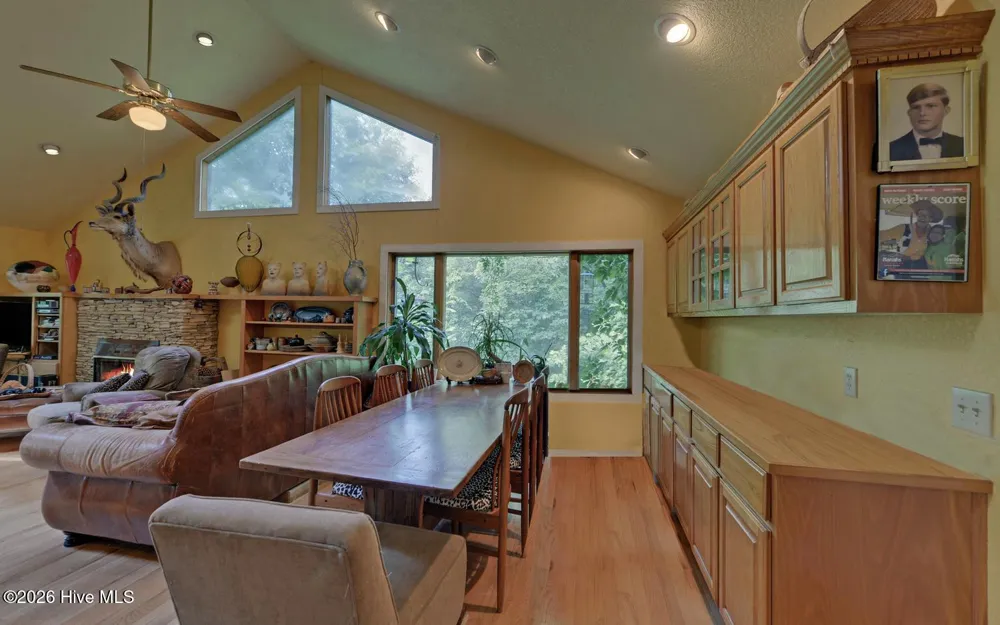 475 Rivercane Road Brasstown, NC 28902