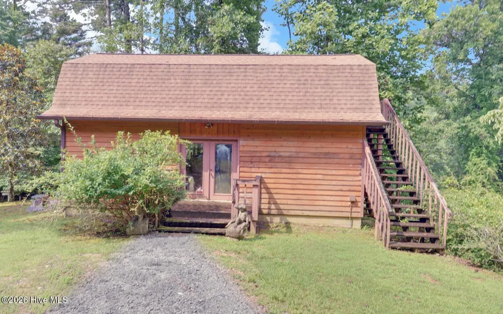 475 Rivercane Road Brasstown, NC 28902