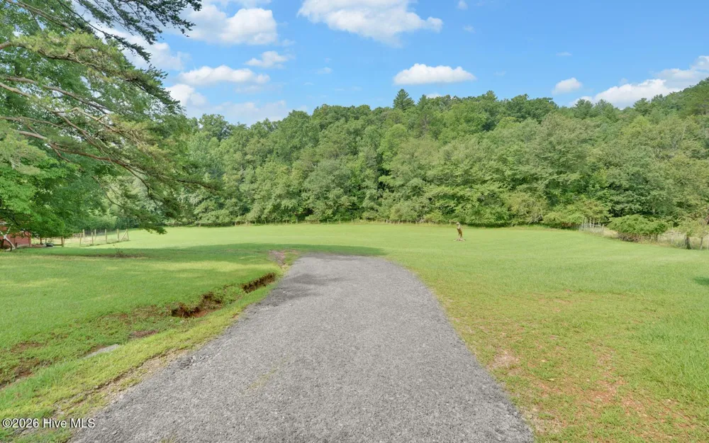 475 Rivercane Road Brasstown, NC 28902