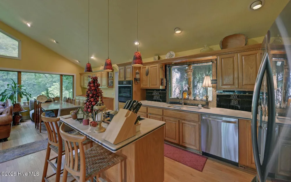 475 Rivercane Road Brasstown, NC 28902