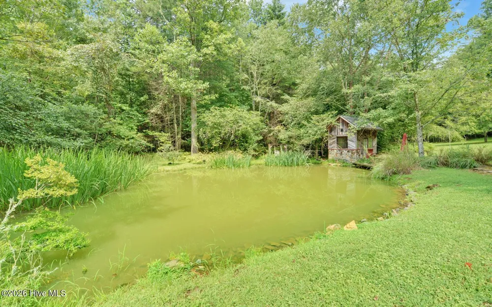 475 Rivercane Road Brasstown, NC 28902