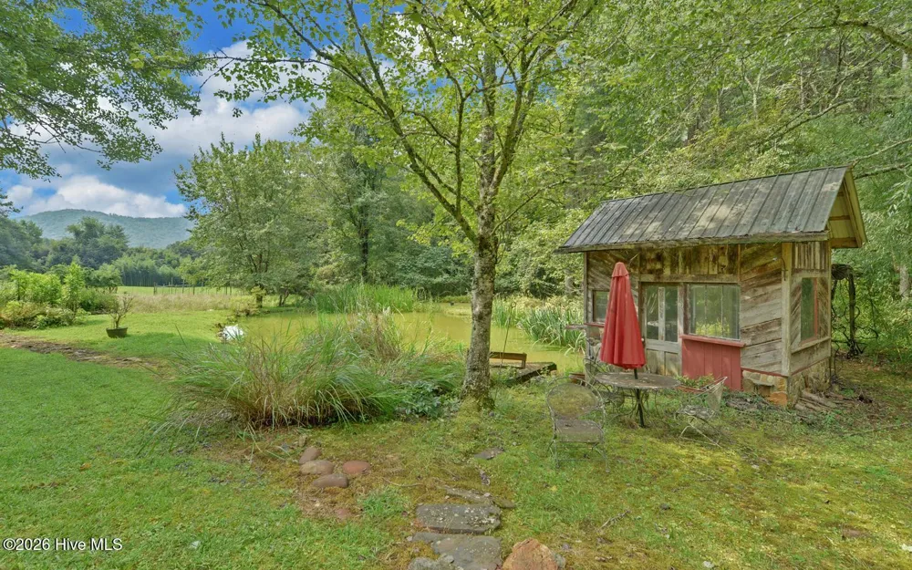 475 Rivercane Road Brasstown, NC 28902