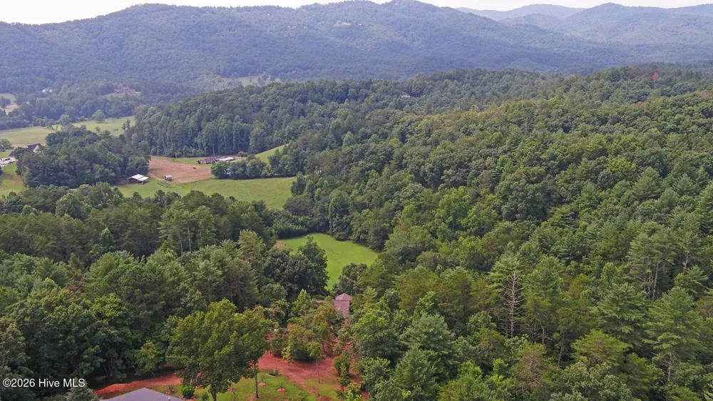 475 Rivercane Road Brasstown, NC 28902