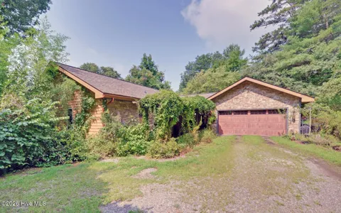 475 Rivercane Road