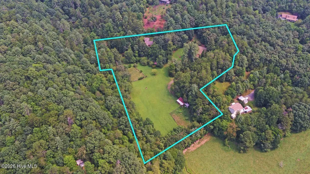 475 Rivercane Road Brasstown, NC 28902