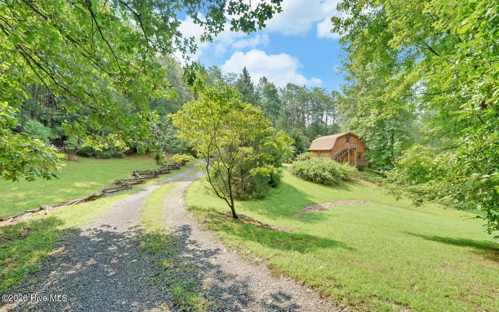 475 Rivercane Road Brasstown, NC 28902