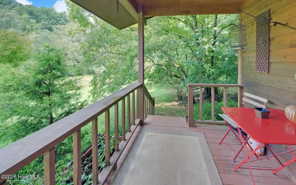 475 Rivercane Road Brasstown, NC 28902