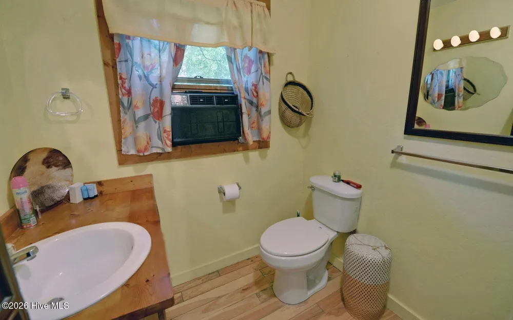 475 Rivercane Road Brasstown, NC 28902