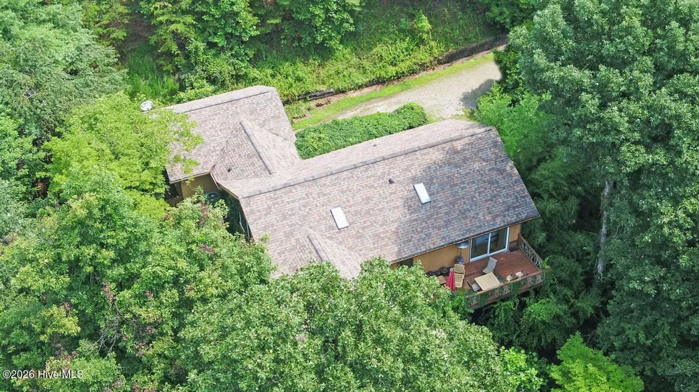 475 Rivercane Road Brasstown, NC 28902