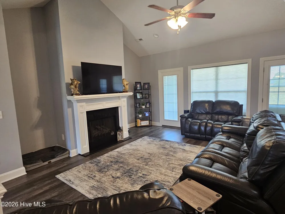 91 Country Cove Lane Clinton, NC 28328