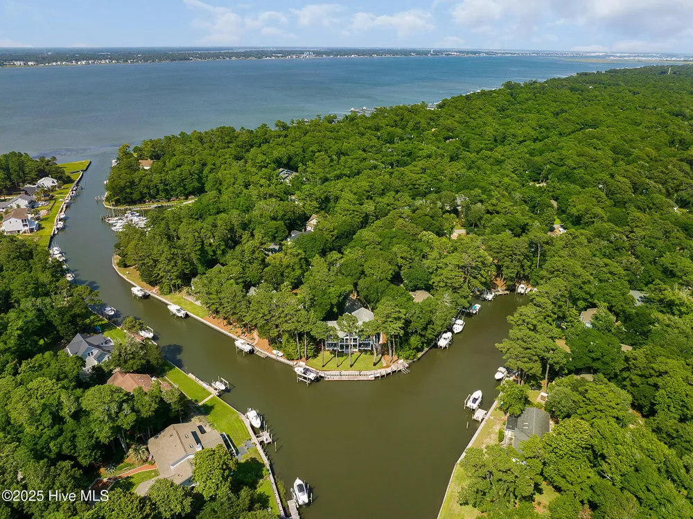 117 White Ash Drive Pine Knoll Shores, NC 28512