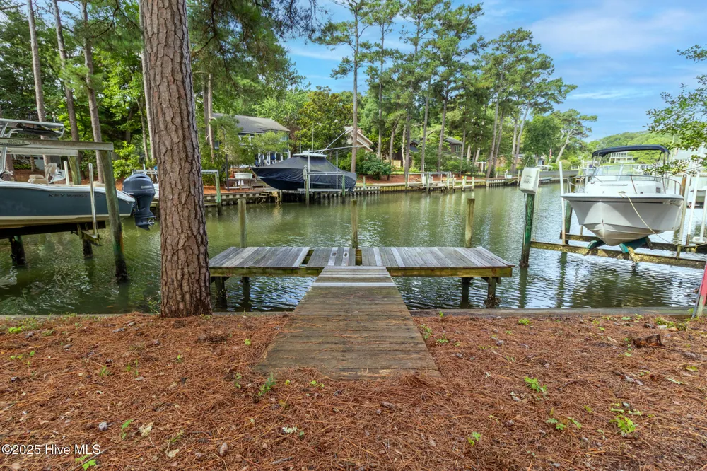 117 White Ash Drive Pine Knoll Shores, NC 28512