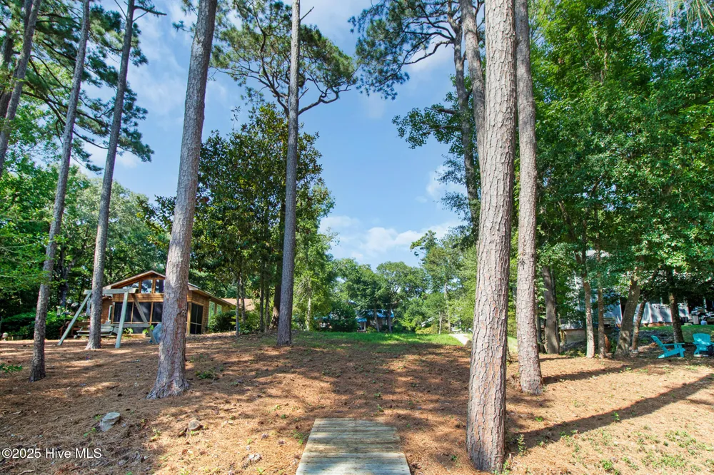 117 White Ash Drive Pine Knoll Shores, NC 28512
