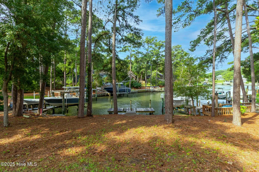 117 White Ash Drive Pine Knoll Shores, NC 28512