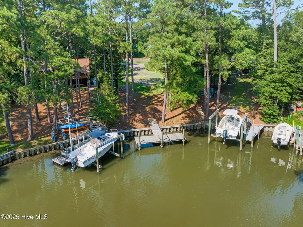 117 White Ash Drive Pine Knoll Shores, NC 28512