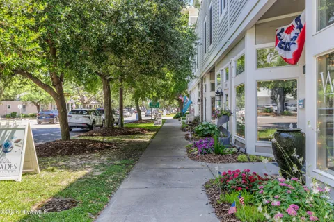 701 Howe Street #8